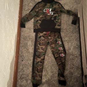 NIKE AIR JORDAN SWEATSUIT